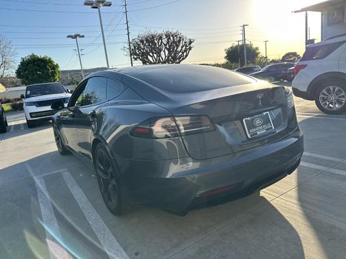 2022 Tesla Model S Base