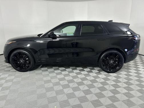 2026 Land Rover Range Rover Velar Dynamic SE