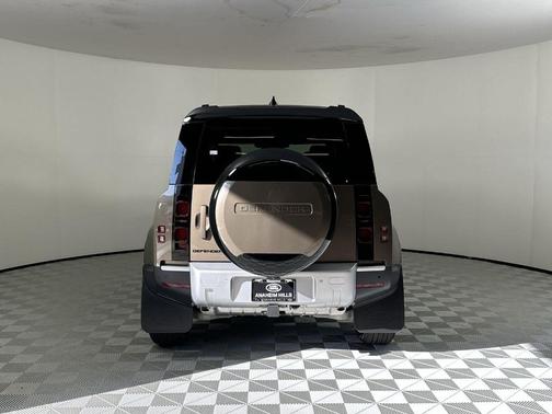 2024 Land Rover Defender P300