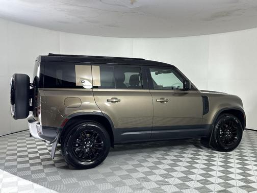 2024 Land Rover Defender P300