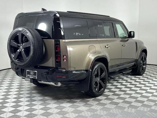 2025 Land Rover Defender P400 X-Dynamic SE