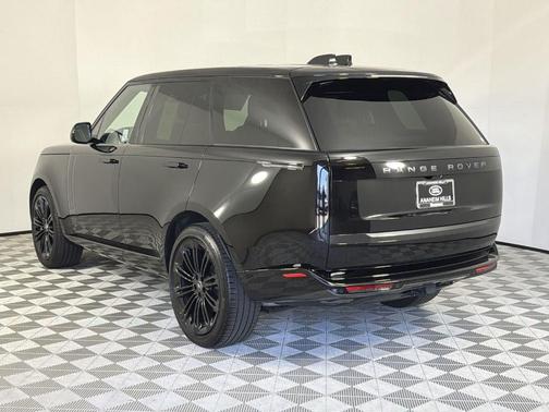 2025 Land Rover Range Rover P400 SE