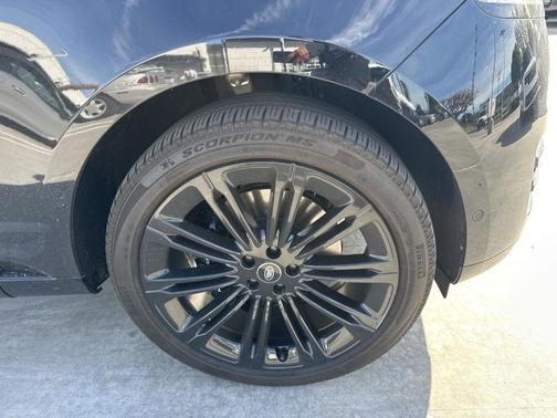 2025 Land Rover Range Rover P400 SE