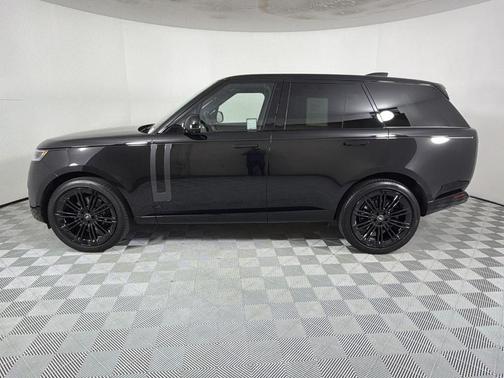 2025 Land Rover Range Rover P400 SE