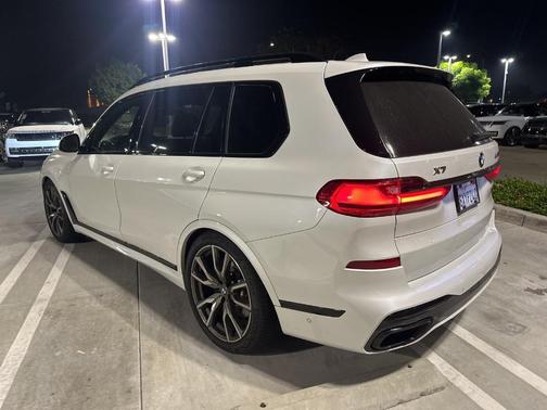2022 BMW X7 M50i