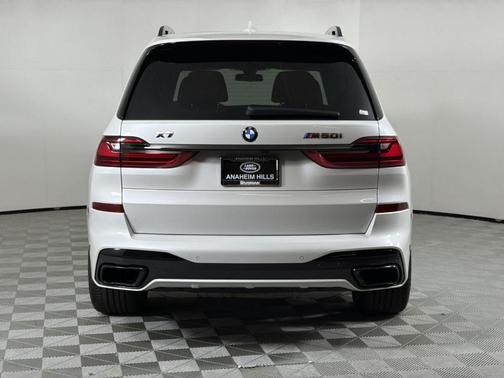 2022 BMW X7 M50i