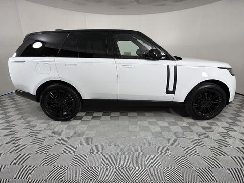 2026 Land Rover Range Rover P400 SE