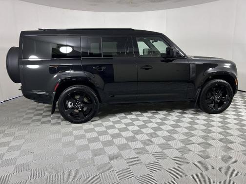 2025 Land Rover Defender P400 X-Dynamic SE