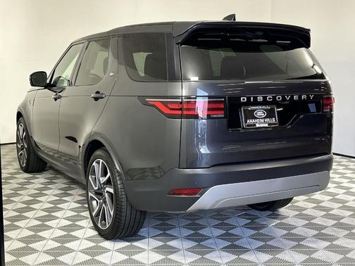2025 Land Rover Discovery P300 S
