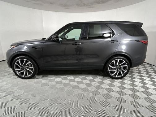 2025 Land Rover Discovery P300 S