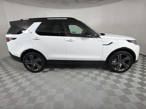2026 Land Rover Discovery Dynamic SE