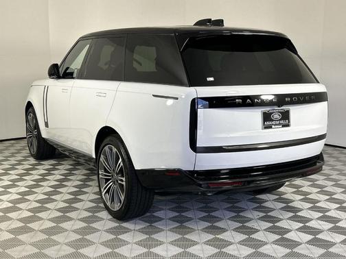 2025 Land Rover Range Rover P530 SE