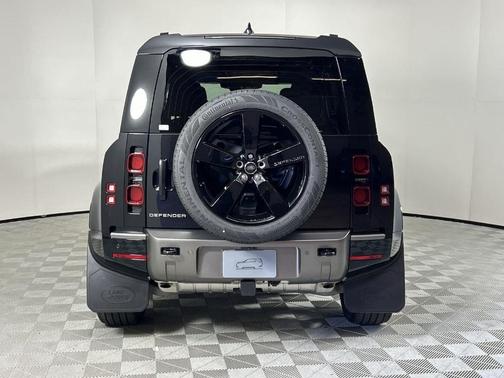 2025 Land Rover Defender P400 X-Dynamic SE