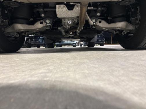 2025 Land Rover Defender P300