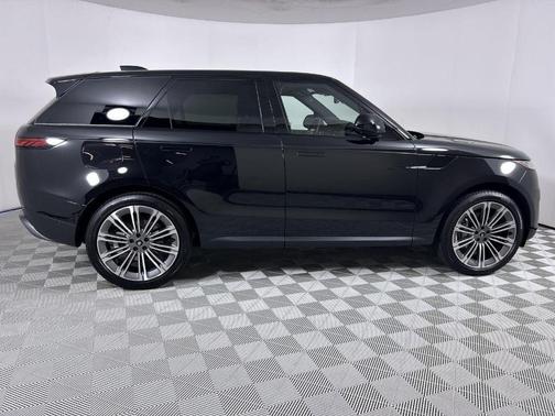 2025 Land Rover Range Rover Sport P360 SE