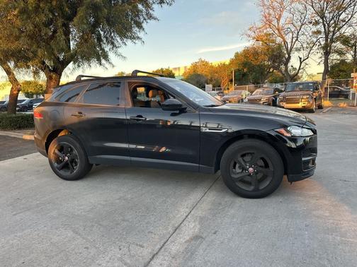 2018 Jaguar F-PACE 25t Premium