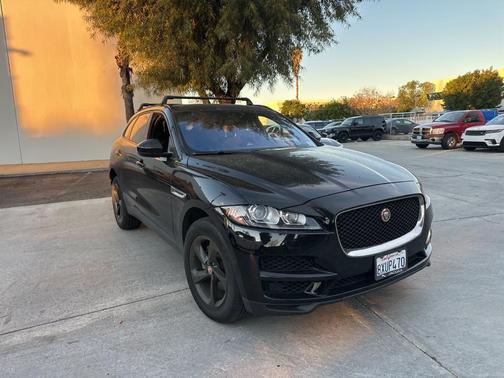 2018 Jaguar F-PACE 25t Premium