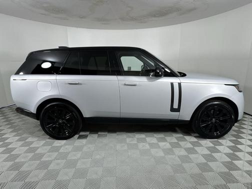 2025 Land Rover Range Rover P550e SE