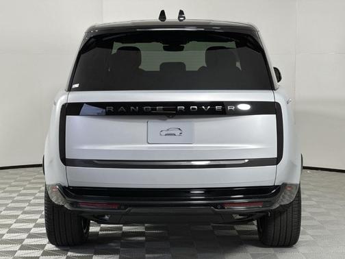 2025 Land Rover Range Rover P550e SE