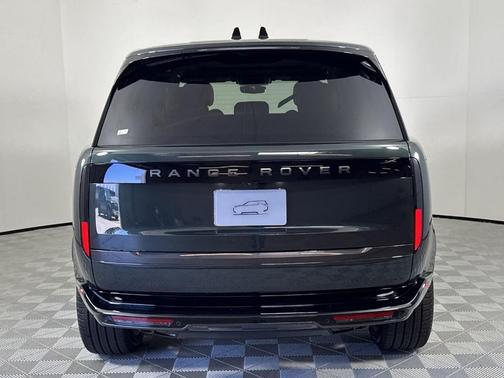2025 Land Rover Range Rover P530 SE