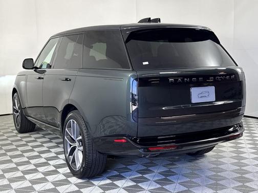 2025 Land Rover Range Rover P530 SE