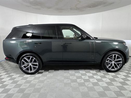 2025 Land Rover Range Rover P530 SE