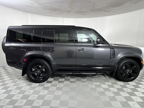 2025 Land Rover Defender P400 X-Dynamic SE