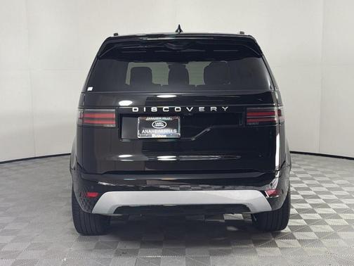 2026 Land Rover Discovery Tempest Edition