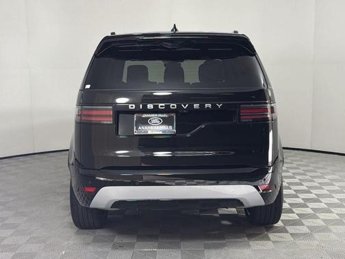 2026 Land Rover Discovery Tempest Edition