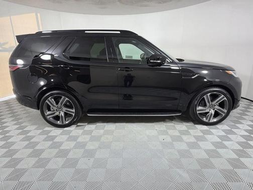 2026 Land Rover Discovery Tempest Edition