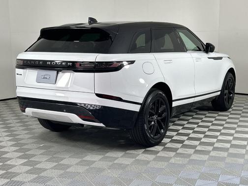 2026 Land Rover Range Rover Velar Dynamic SE