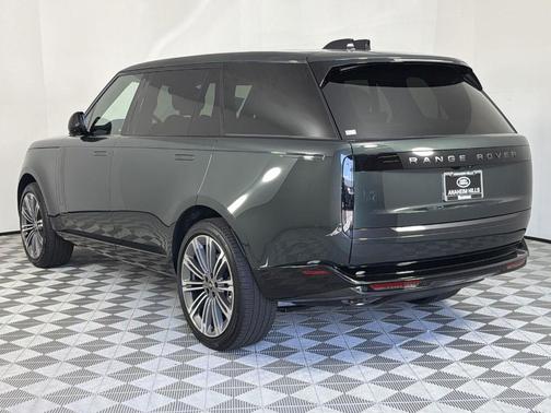 2025 Land Rover Range Rover P530 SE 7 Seat
