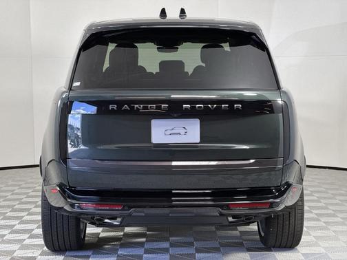 2025 Land Rover Range Rover P530 SE 7 Seat