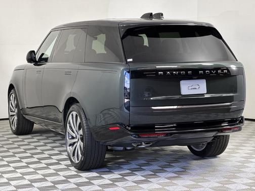 2025 Land Rover Range Rover P530 SE 7 Seat