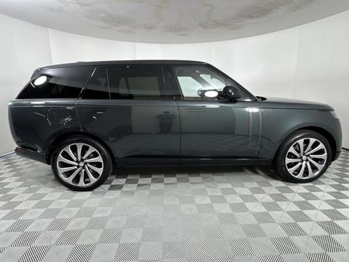 2025 Land Rover Range Rover P530 SE 7 Seat