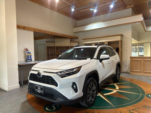 2025 Toyota RAV4 Hybrid XLE Premium