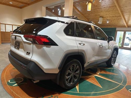 2025 Toyota RAV4 Hybrid XLE Premium