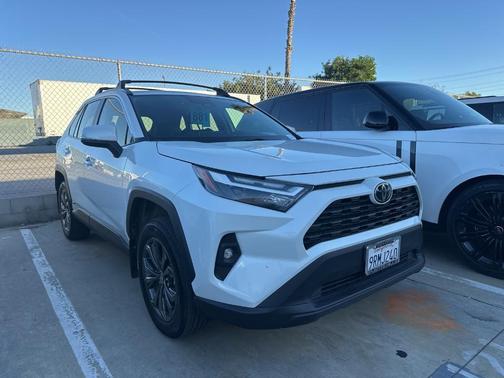 2025 Toyota RAV4 Hybrid XLE Premium