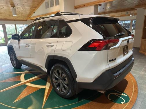 2025 Toyota RAV4 Hybrid XLE Premium