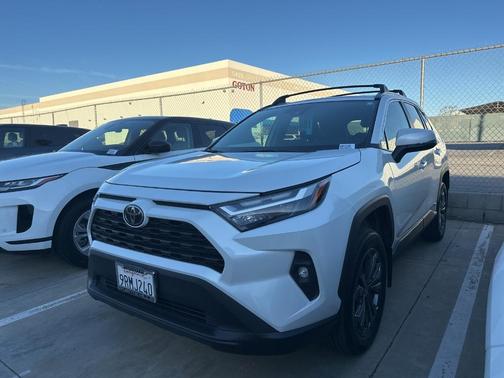 2025 Toyota RAV4 Hybrid XLE Premium
