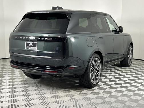 2025 Land Rover Range Rover P530 SE