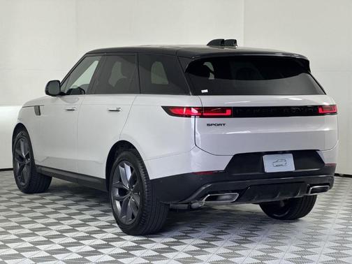 2025 Land Rover Range Rover Sport P360 SE