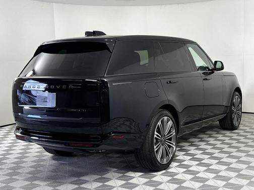 2025 Land Rover Range Rover P530 SE 7 Seat