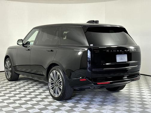 2025 Land Rover Range Rover P530 SE 7 Seat