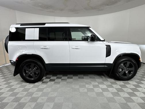 2025 Land Rover Defender P400 S