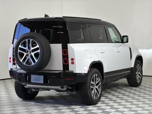 2025 Land Rover Defender P400 X-Dynamic SE