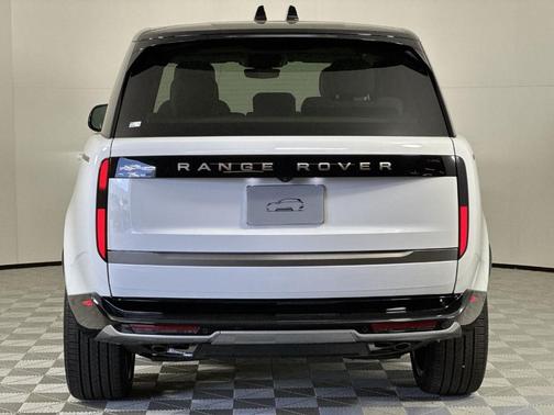2025 Land Rover Range Rover P530 SE