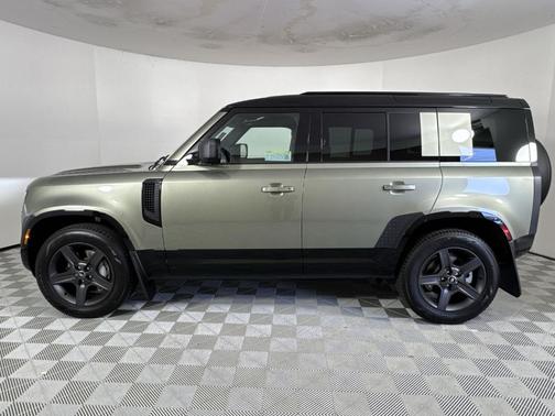 2025 Land Rover Defender P400 X-Dynamic SE