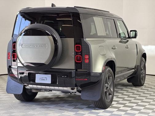 2025 Land Rover Defender P400 X-Dynamic SE
