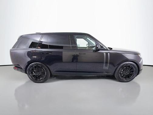 Santorini Black 2026 Land Rover Range Rover P400 SE 7 Seat